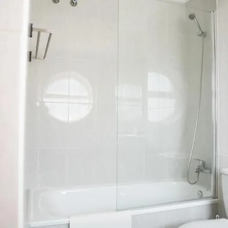 Apartment On The First Line Of Samil And With Frontal Views Of The Sea Vigo